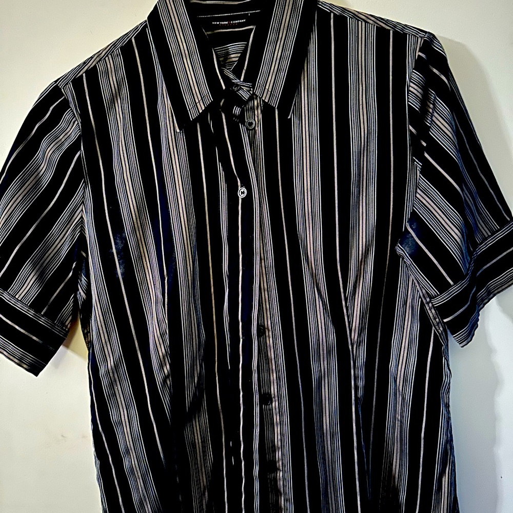 New York and Company short sleeve shirt